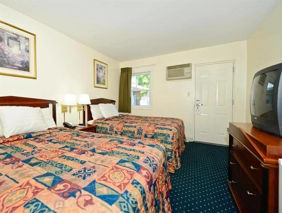 Red Carpet - Hotel Norristown
