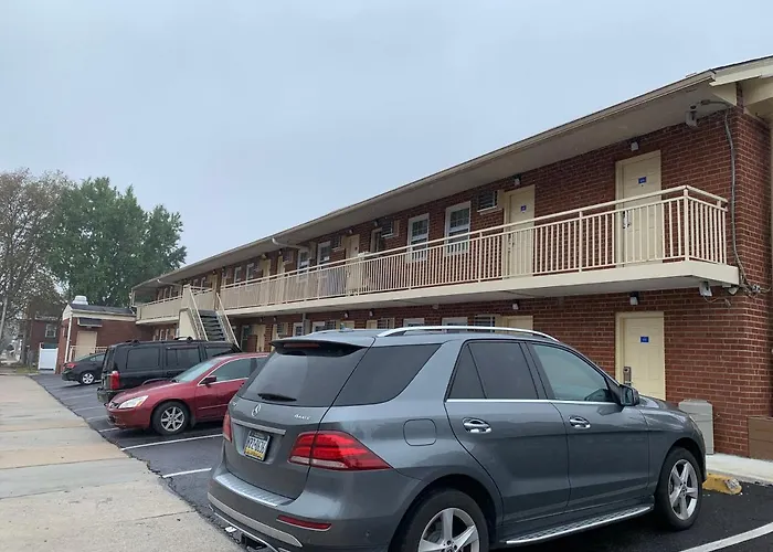 Red Carpet Inn - Norristown